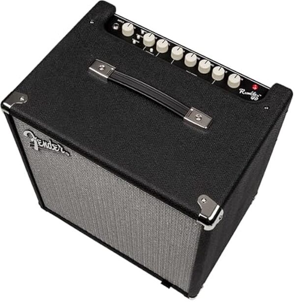 Découvrez l'amplificateur Fender Rumble 40 V3 : compact, puissant et idéal pour les bassistes en quête de sonorités exceptionnelles.
