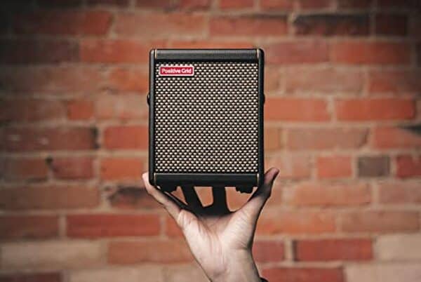 Découvrez notre avis sur la Spark Mini 10 W, un ampli portable compact alliant performance sonore et simplicité d'utilisation.