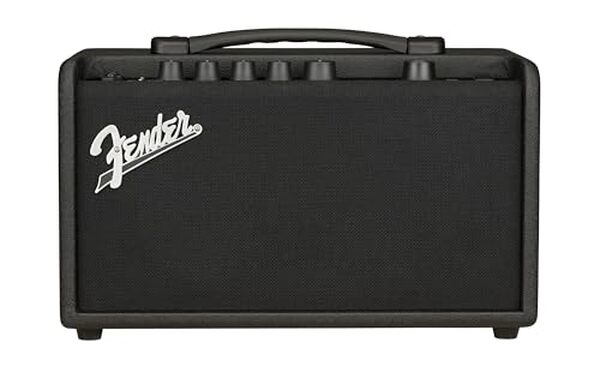 Découvrez comment l'amplificateur Fender LT40S avec ses 40 W de modélisation avancée peut transformer votre sonorité. Explorez ses fonctionnalités et ses performances exceptionnelles pour les musiciens exigeants.