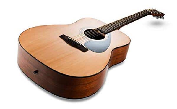 Découvrez notre test complet de la guitare acoustique Yamaha F310 : performances, qualité sonore et conseils d'achat pour les passionnés de musique