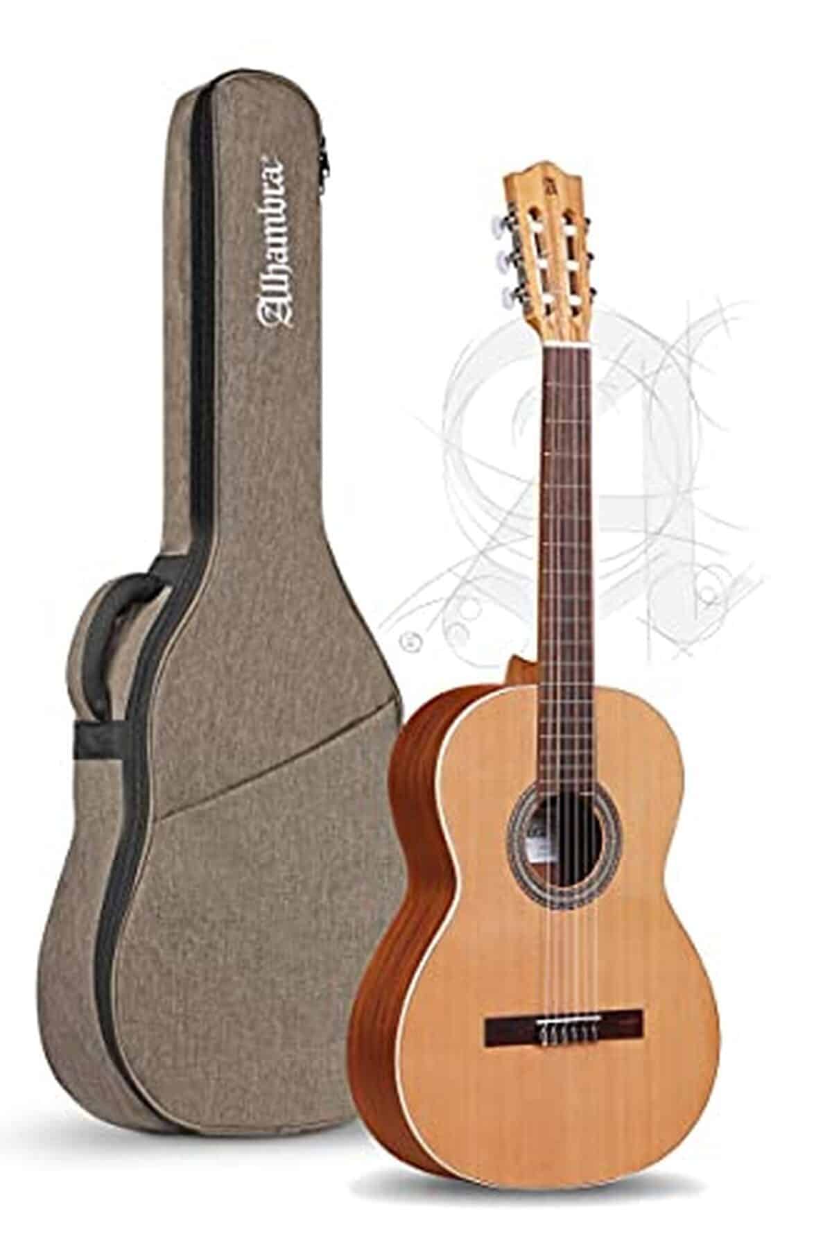 Test de la guitare classique Alhambra Z-nature avec housse